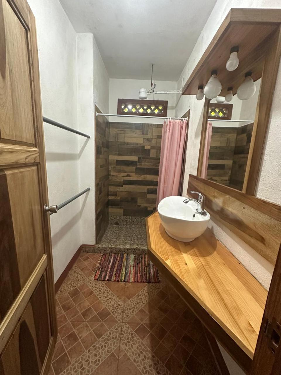 Hotel Don Quichotte Tortuguero Kültér fotó